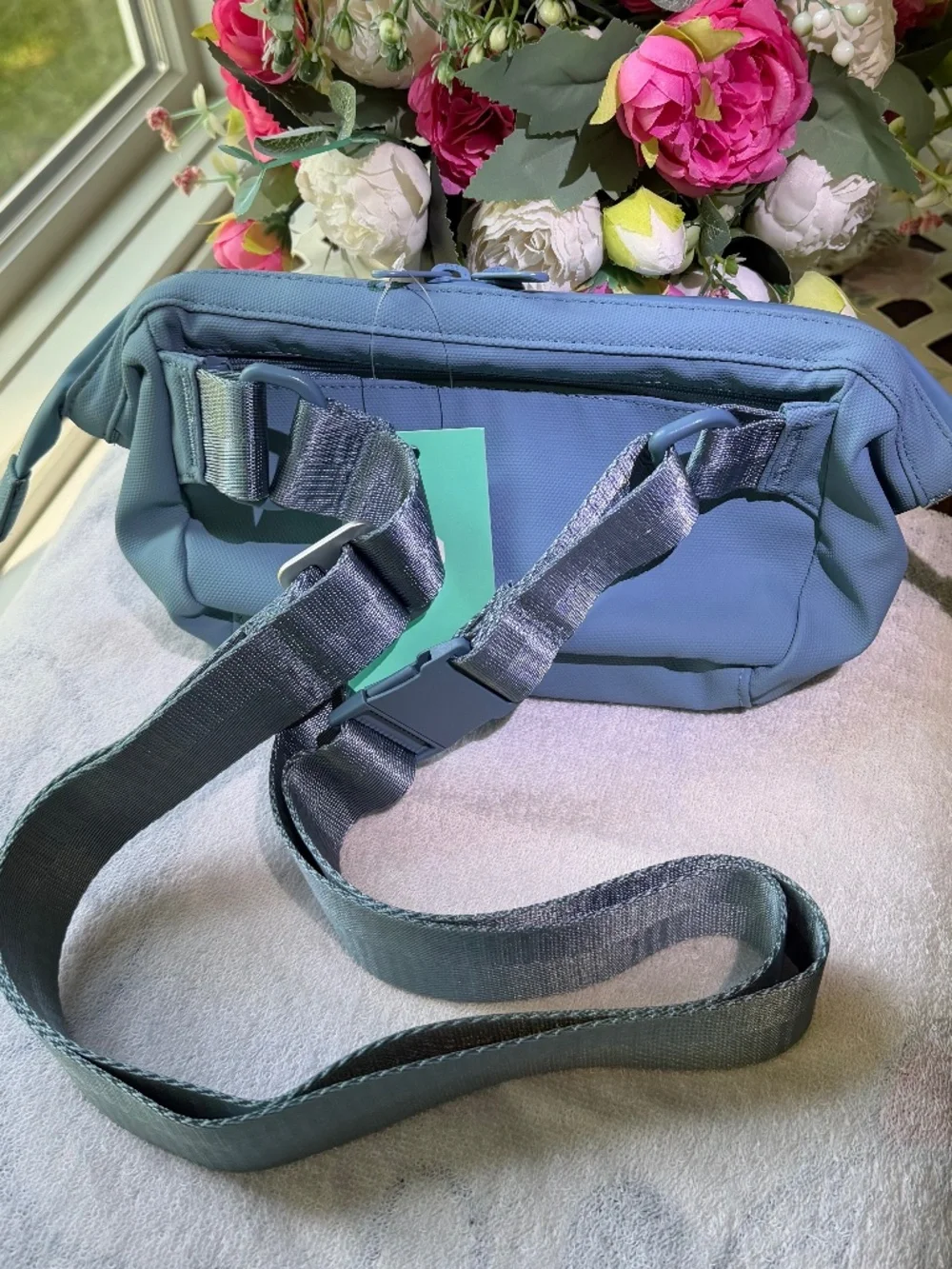 NWT Portland Gear Cascade Crossbody Bag